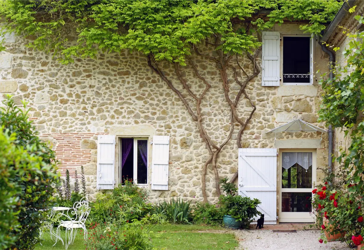Rénovation de façade en pierre à Ploemeur